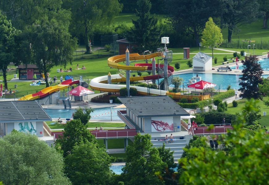 Randalierer im Freibad