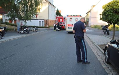 Roller gegen PKW, zwei verletzte Jugendliche in Erbendorf