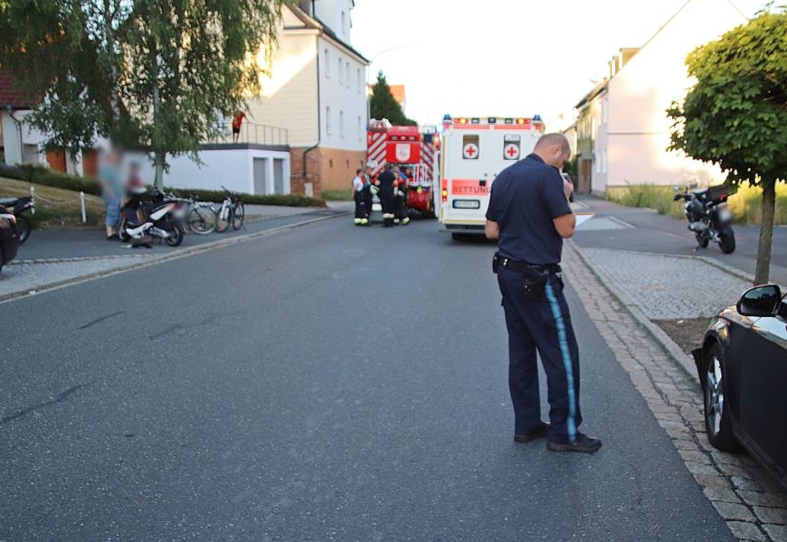 Roller gegen PKW, zwei verletzte Jugendliche in Erbendorf