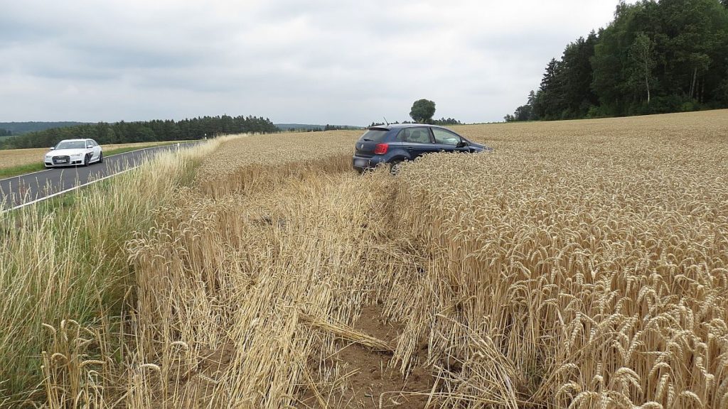 Unfall im Getreidefeld Foto: Polizei