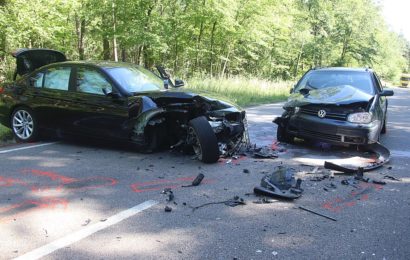 Frontalzusammenstoß zweier Pkws auf der B22 bei Tännesberg