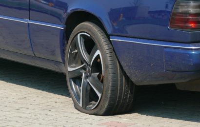 Pkw-Reifen zerstochen – Zeugen gesucht