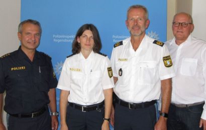 Die stellvertretende Dienststellenleiterin der Polizeiinspektion Regensburg Süd PORin Carina Urban wurde heute verabschiedet
