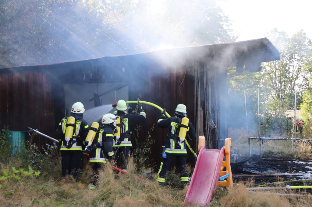 Brand einer Gartenhütte in Eschenbach Foto: Jürgen Masching