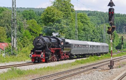 Renitenter Schwarzfahrer leistet Widerstand und beleidigt Beamte in Neukirchen