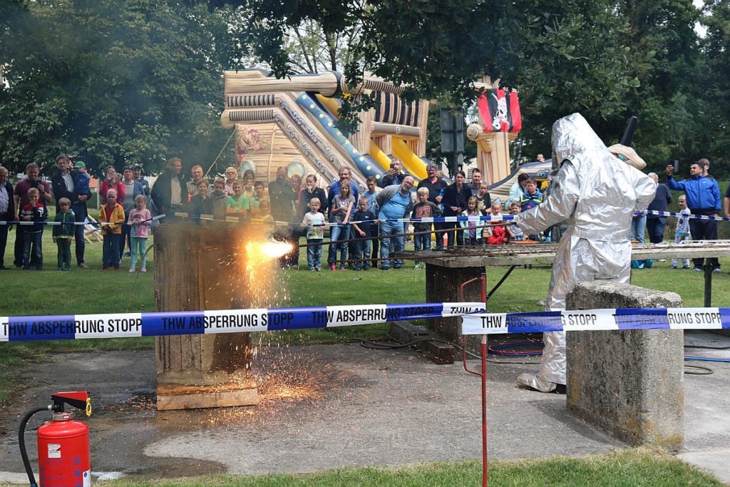 Sehr heiß wurde es bei der letztjährigen THW-Vorführung. Auch dieses Jahr sind wieder spannende Einsatzvorführungen angekündigt.