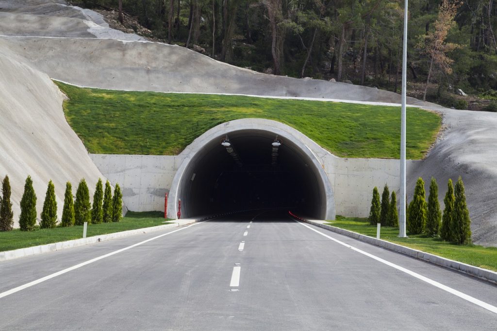 Symbolbild: Straßentunnel