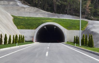Mühlbergtunnel durch Bagger beschädigt