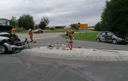 Schwerer Verkehrsunfall auf der St2164 zwischen Schwend und Sulzbach-Rosenberg Foto: Pressedienst Wagner