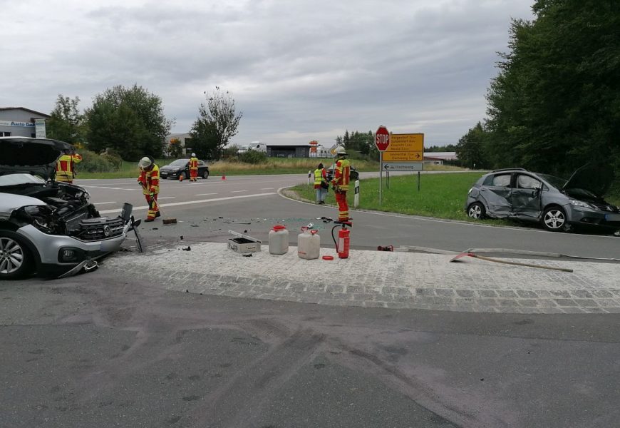 Schwerer Verkehrsunfall nach Missachtung der Vorfahrt