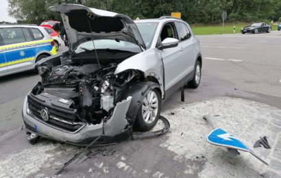 Verkehrsunfall an der Kreuzung St2164/AS1 Foto: Pressedienst Wagner