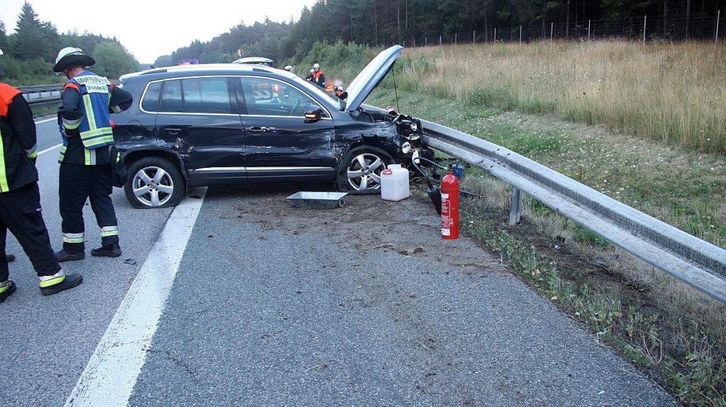 Verkehrsunfall auf der A6 ibei Kümnmersbruck Foto: Pressedienst Wagner