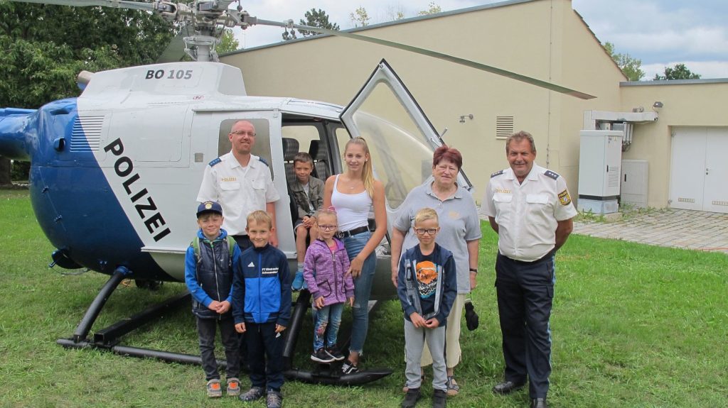 Schwandorfer Kinder zu Gast bei der Polizei Foto: Polizei