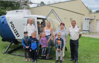 Schwandorfer Kinder zu Gast bei der Polizei