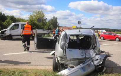 Schwerer Verkehrsunfall auf der St2165 bei Theuern