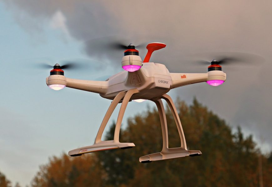 Drohne am Flugplatz