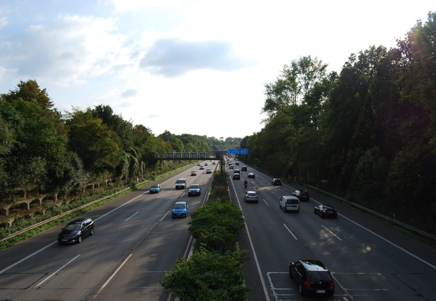 Unfall auf Autobahn, Pkw-Fahrerin unter Einfluss von Drogen