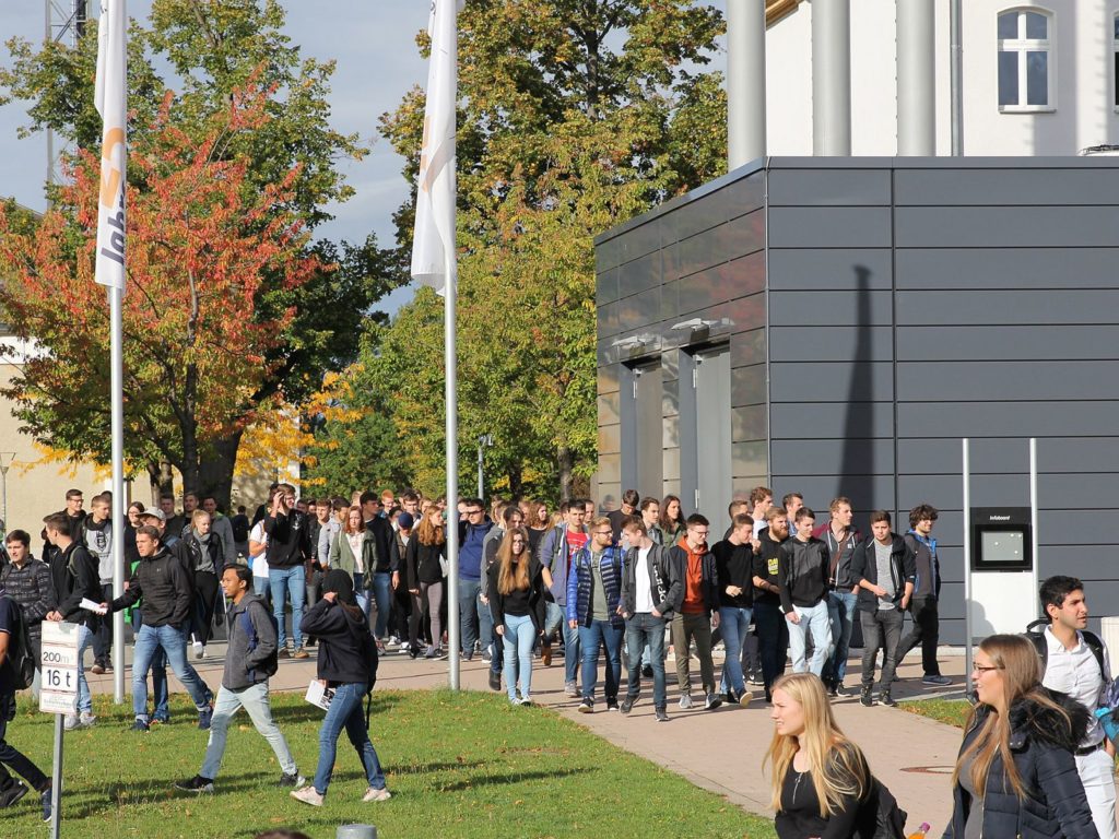 Rund 440 Studierende beginnen heute am Standort Amberg ihr Studium. Quelle: Wiesel/OTH Amberg-Weiden