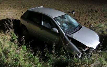 Verunfallter PKW bei Schwend Foto: Polizei