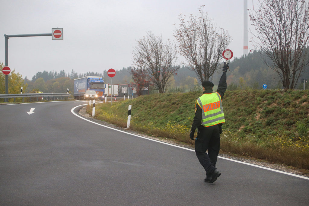 Sonderkontrolle nach Geschwindigkeits- und Abstandsmessung   