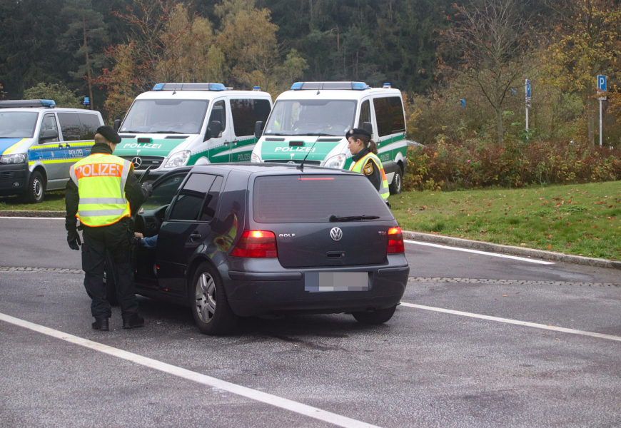 Bei Kontrolle auf der A6 im Rahmen der Schleierfahndung Phantasiedokumente aufgefunden