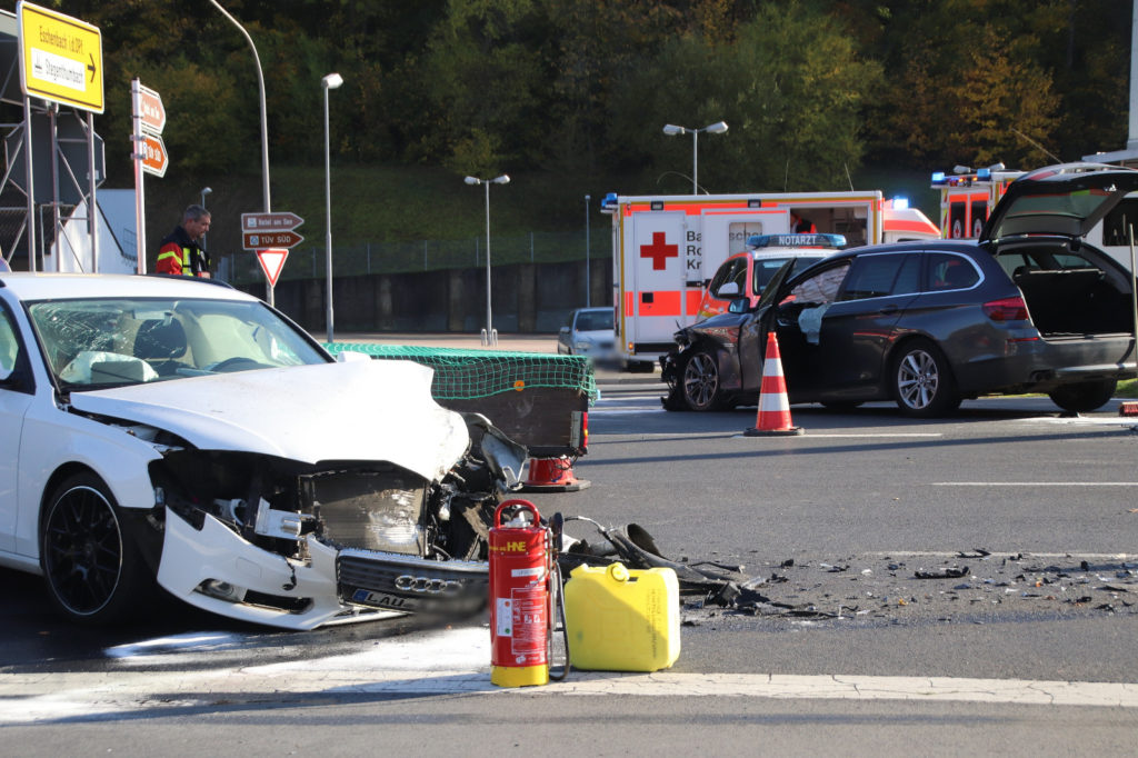 Verkehrsunfall in Eschenbach Foto: Pressedienst S&J Aktuell