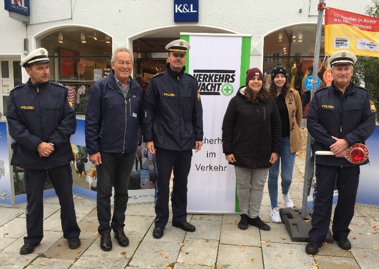 Die Beleuchtungskontrollaktion stieß auf reges Interesse Foto: Polizei