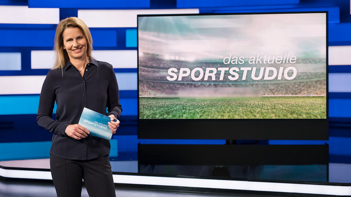 Moderiert zum 200. Mal "das aktuelle sportstudio" im ZDF: Katrin Müller-Hohenstein Copyright: ZDF/Jana Kay 