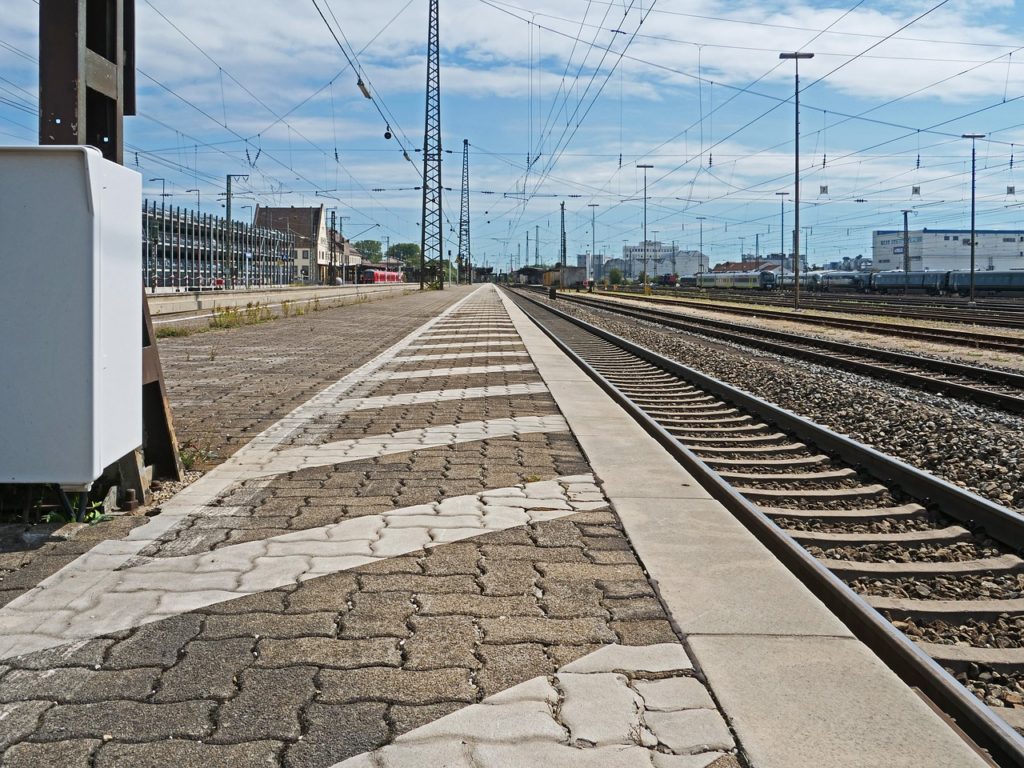 Symbolbild: Bahnsteig