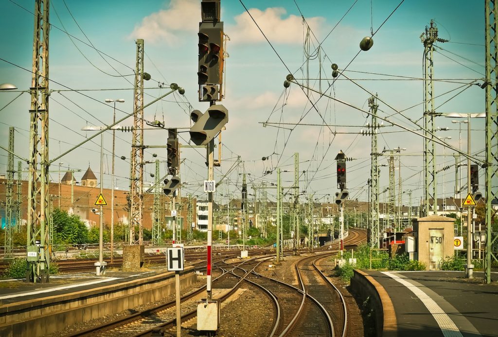 Symbolbild: Bahnhofsausfahrt