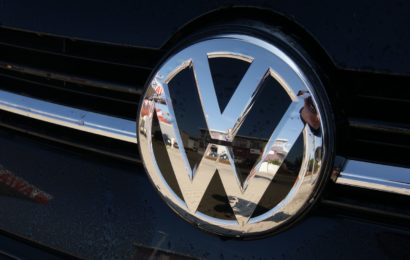 Symbolbild: Kühlergrillemblem VW