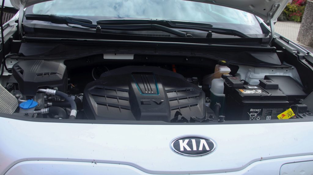 Der "Motorraum" des Kia Die Akkus befinden sich unter dem Auto. Foto: Pressedienst Wagner