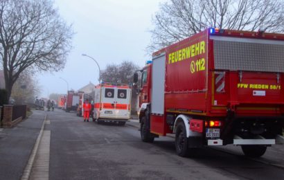 Großeinsatz der Feuerwehr wegen umgestoßener brennender Kerze