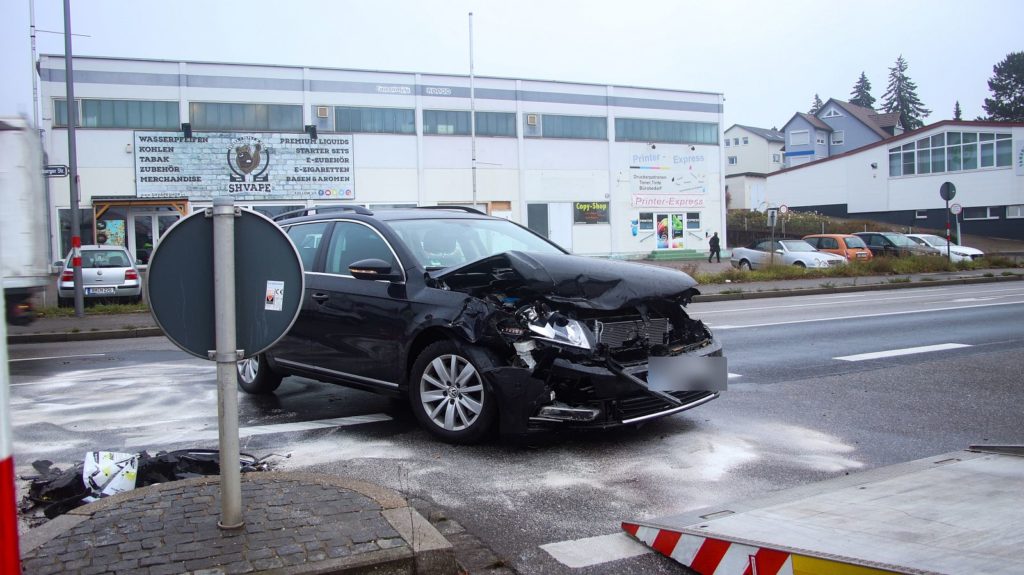 Verkehrsunfall in Amberg Foto: Pressedienst Wagner