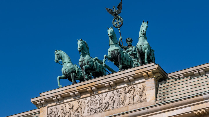 Live im ZDF: Vor dem Brandenburger Tor findet die Jubiläumsfeier zu 30 Jahre Mauerfall statt. Copyright: ZDF/Svea Pietschmann 