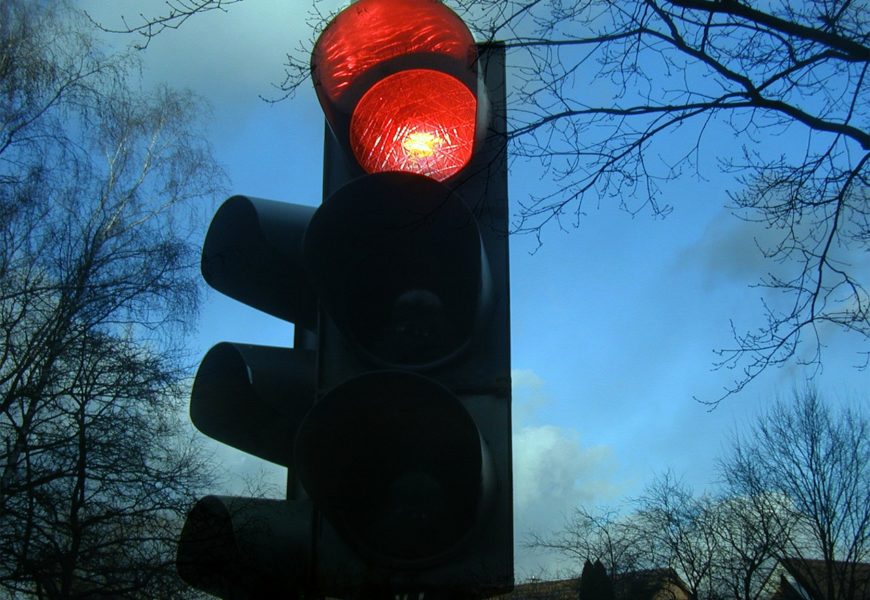 Rotlichtverstoß führt zu Verkehrsunfall