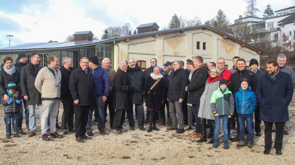 Die Mitglieder der Stadtratsfraktion besuchten das Vereinsgelände der AKB Foto: Pressedienst Wagner