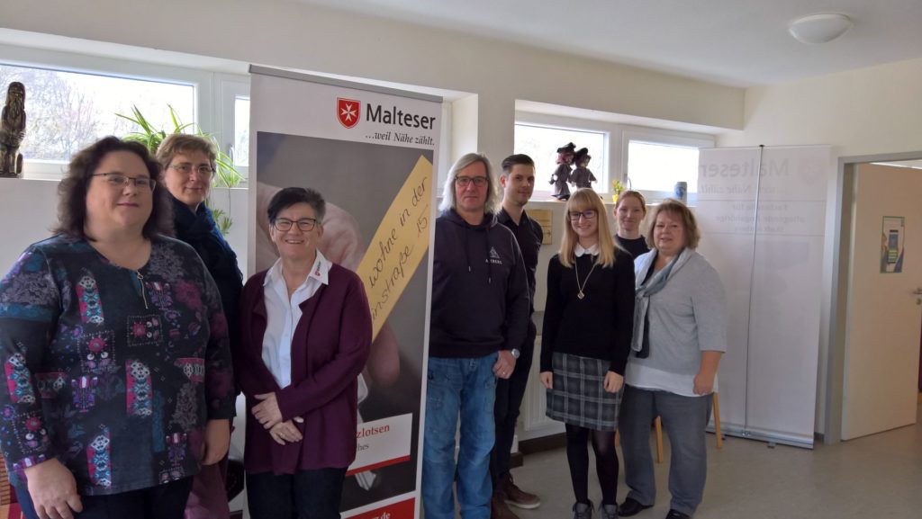 Bildbeschreibung  (von links): Karin Habisch, Martina Eichermüller, Birgit Hübner, Frank  Müller, Timothy Wing, Sabrina Liermann, Daniela Schwarz, Klara Koller.  Foto © Michaela Szumlewski