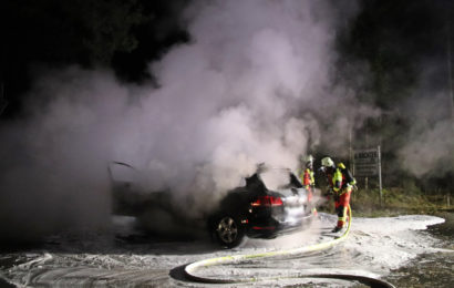 Fahrzeugbrand zwischen Pressath und Grafenwöhr