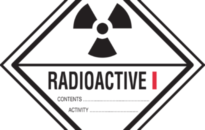 Auflaufen von mehreren Paketen mit „Radioactive II“ Aufklebern