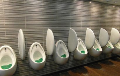 Verbotswidrig in öffentlicher Toilette aufgehalten
