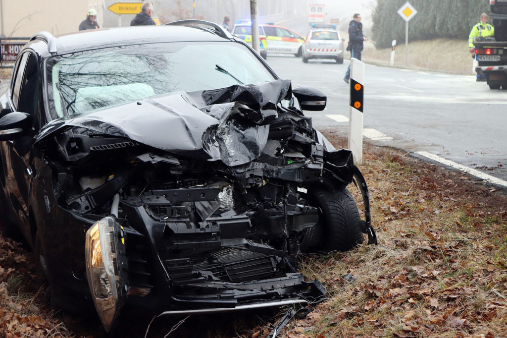 Am Unfall beteligter PKW Foto: Oberpfalz Aktuell