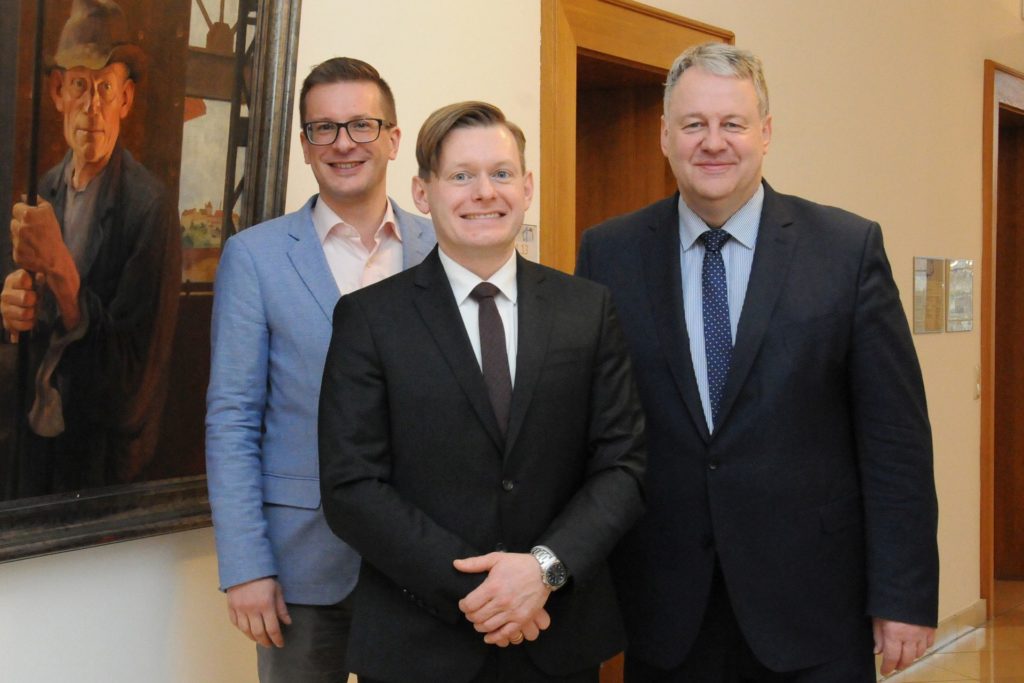 v.li.: Tourismusreferent Hubert Zaremba, Dr. Martin Schreiner, Landrat Richard Reisinger Foto: Christine Hollederer