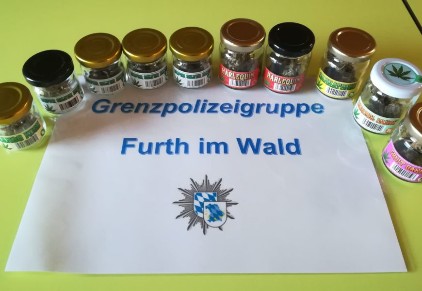 Marihuana über die Grenze geschmuggelt – Bei anschließender Wohnungsdurchsuchung Amphetamin aufgefunden