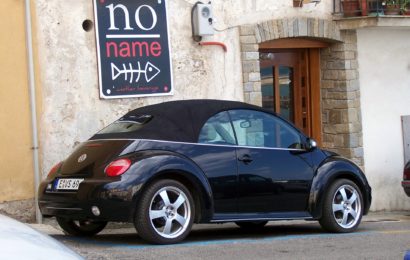 VW Beetle ausgebrannt – offensichtlich technischer Defekt