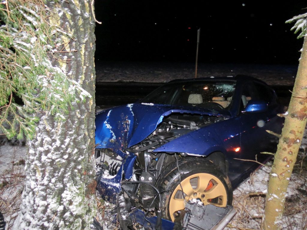 Der BMW-Fahrer verlor diee Kontrolle über sein Fahrzeug Foto: Polizei