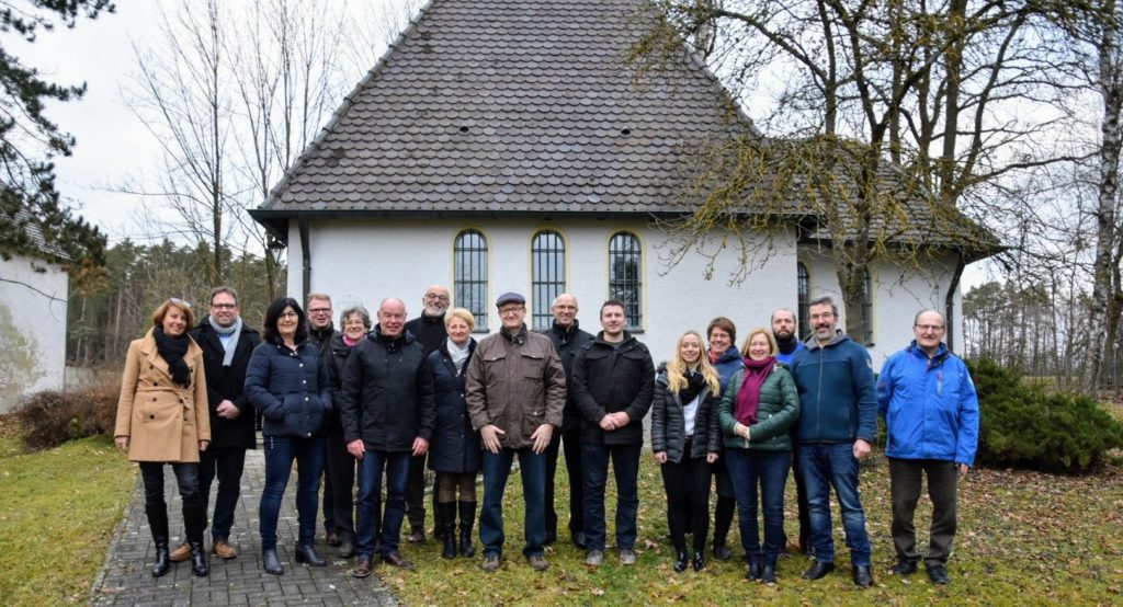 CSU Kümmersbruck vor der Penkhofer Kapelle Foto: Gabriele Strehl