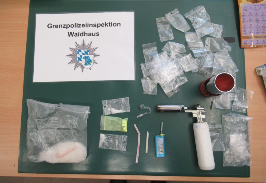 Schleierfahnder stellen auf der A6 in einem Transporter Drogen sicher – Zwei Personen in Haft