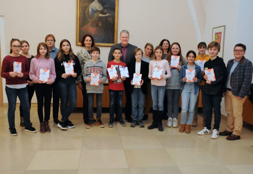 Sieger erst im Stechen ermittelt – Jakob Beck von der Realschule Auerbach gewinnt Vorlesewettbewerb