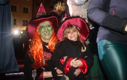 An Weiberfasching regierten die Hexen in Amberg Foto: Pressedienst Wagner